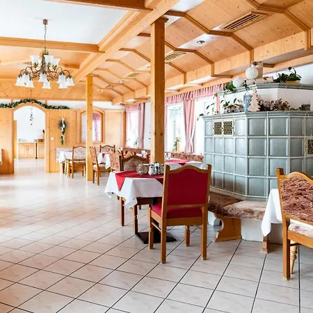 Eisensteiner Hof Байериш-Айзенштайн